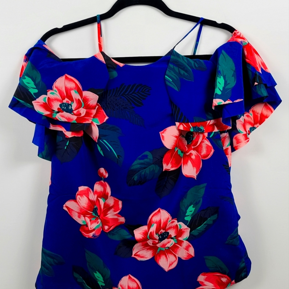 Beautiful Banana Republic top